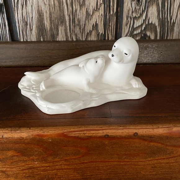 Darling sea lion and pup candle holder